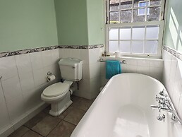 Tizzie Whizie Cottage