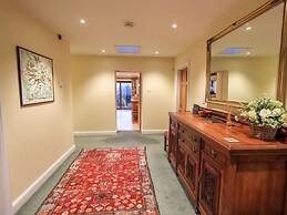 Low House