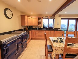Low House