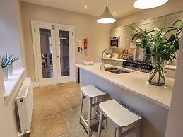 Honeywood House