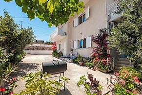 Mariana Apartments