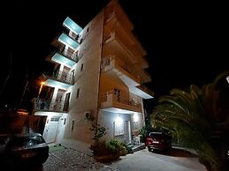 Mariana Apartments