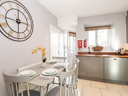 Lakestone Cottage