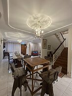 Baba & Charlie Homestay