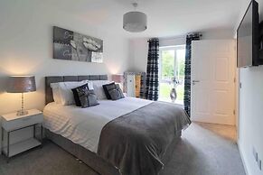 Spacious 2 Bedroom Modern Apartment in Inverness