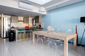 3-bed, Sleeps 6, Free Parking
