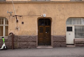 2ndhomes Cozy 2BR Home w Balcony & Sauna