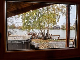 Avocet Lodge