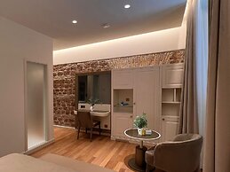 Martina Suites