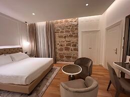 Martina Suites
