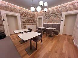 Martina Suites