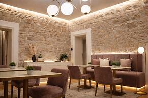 Martina Suites