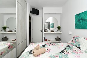 Parikia's Seaside House
