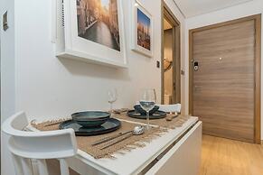 Stunning Apt Marina view with Balcony