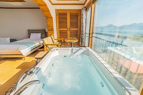 Geoje Daesan Oceanview Spa Pension