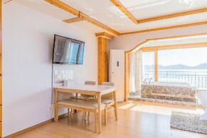 Geoje Daesan Oceanview Spa Pension