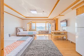 Geoje Daesan Oceanview Spa Pension