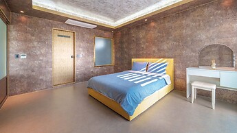 Chuncheon Poolhouse Epop