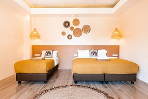 Molly Resort