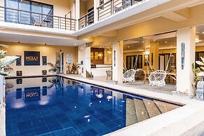 Molly Resort