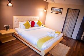 Kings Hotel Rajkuti
