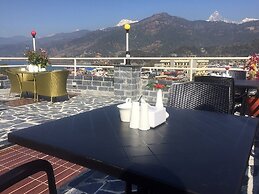 Kings Hotel Rajkuti