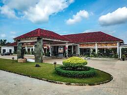 S Hotel & Resort
