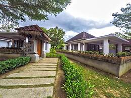S Hotel & Resort