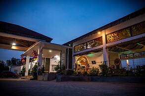 S Hotel & Resort