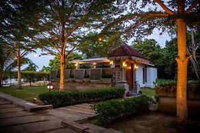 S Hotel & Resort