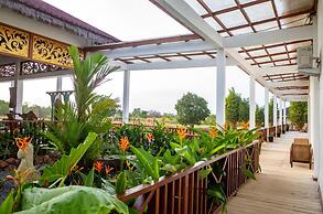 S Hotel & Resort