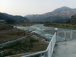 River Dine Hotel
