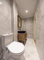 Hexa Suites Hotel