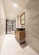 Hexa Suites Hotel