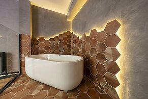 Hexa Suites Hotel