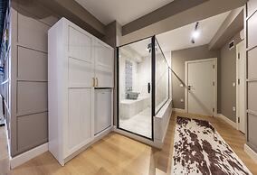 Hexa Suites Hotel