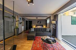 Hexa Suites Hotel