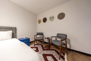 Hexa Suites Hotel