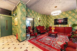 Hexa Suites Hotel