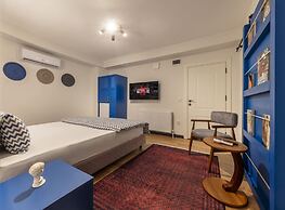 Hexa Suites Hotel