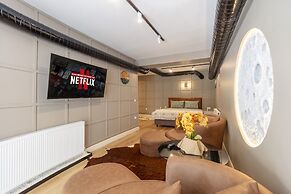 Hexa Suites Hotel