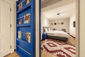 Hexa Suites Hotel
