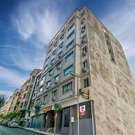 Hexa Suites Hotel