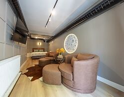 Hexa Suites Hotel