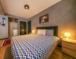 Hexa Suites Hotel