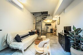 1BR duplex Apt with private Balcony