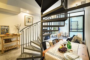 1BR duplex Apt with private Balcony