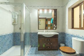 Well Located Townhouse & Courtyard Kalka