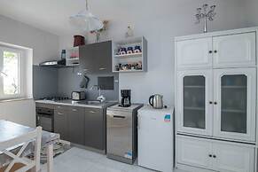 Apartment A Kind of Magic