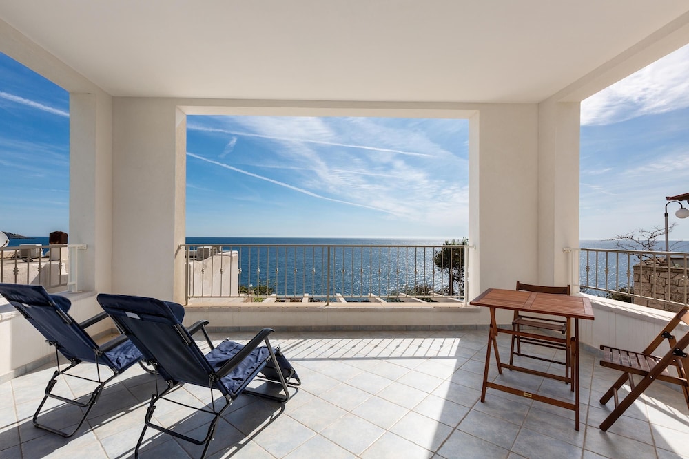 2911 Villa Maria by Barbarhouse